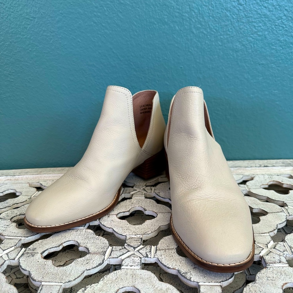 Sechelles booties, size 7